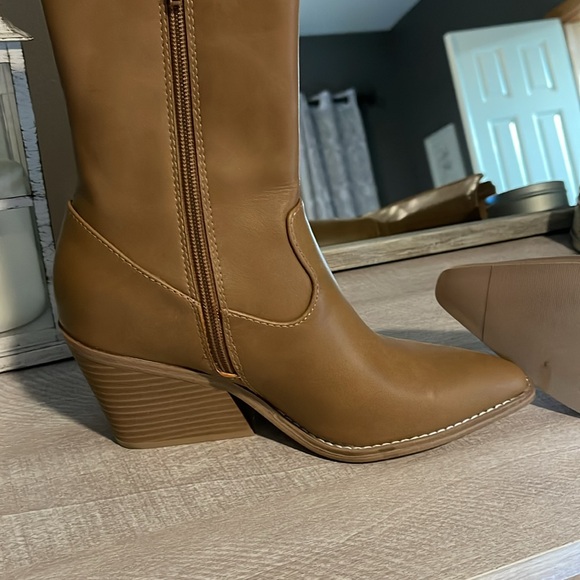 New! Never worn outdoors. Tan boots. Size 7 - Picture 5 of 5